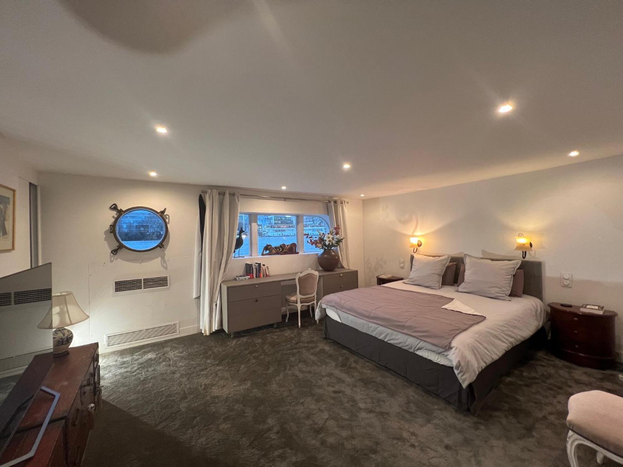 Loft Sur L'eau Avec Parking Parigi